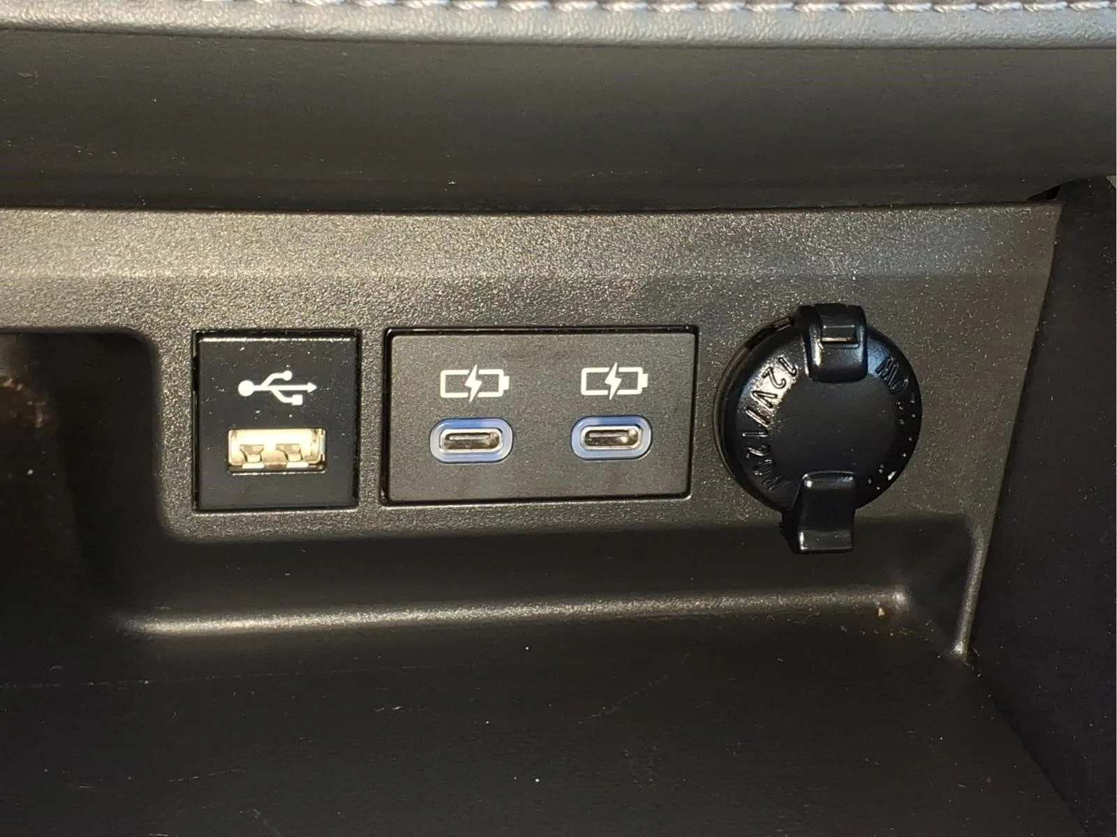 Certified Used 2022  Toyota XLE image 16