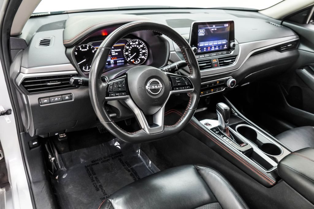 Used 2024 Silver Nissan 2.5 SR image 19