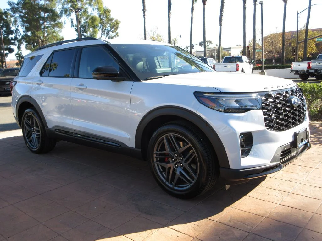 New 2026 Space White Metallic Ford ST image 6
