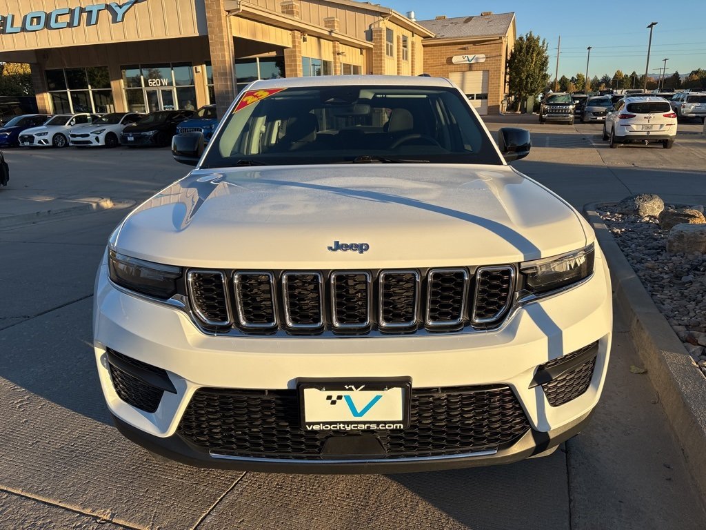 2023 Jeep Cherokee Laredo Altitude photo 2