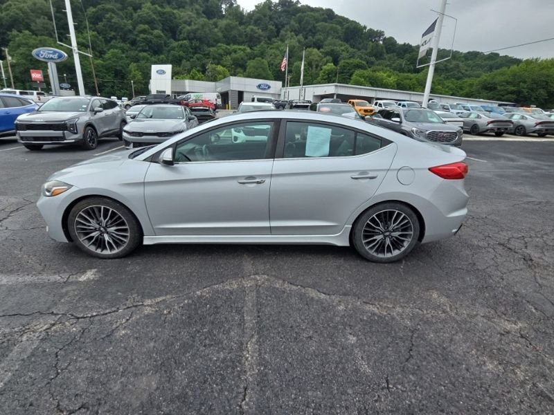 Used 2018 Silver Hyundai Sport image 4