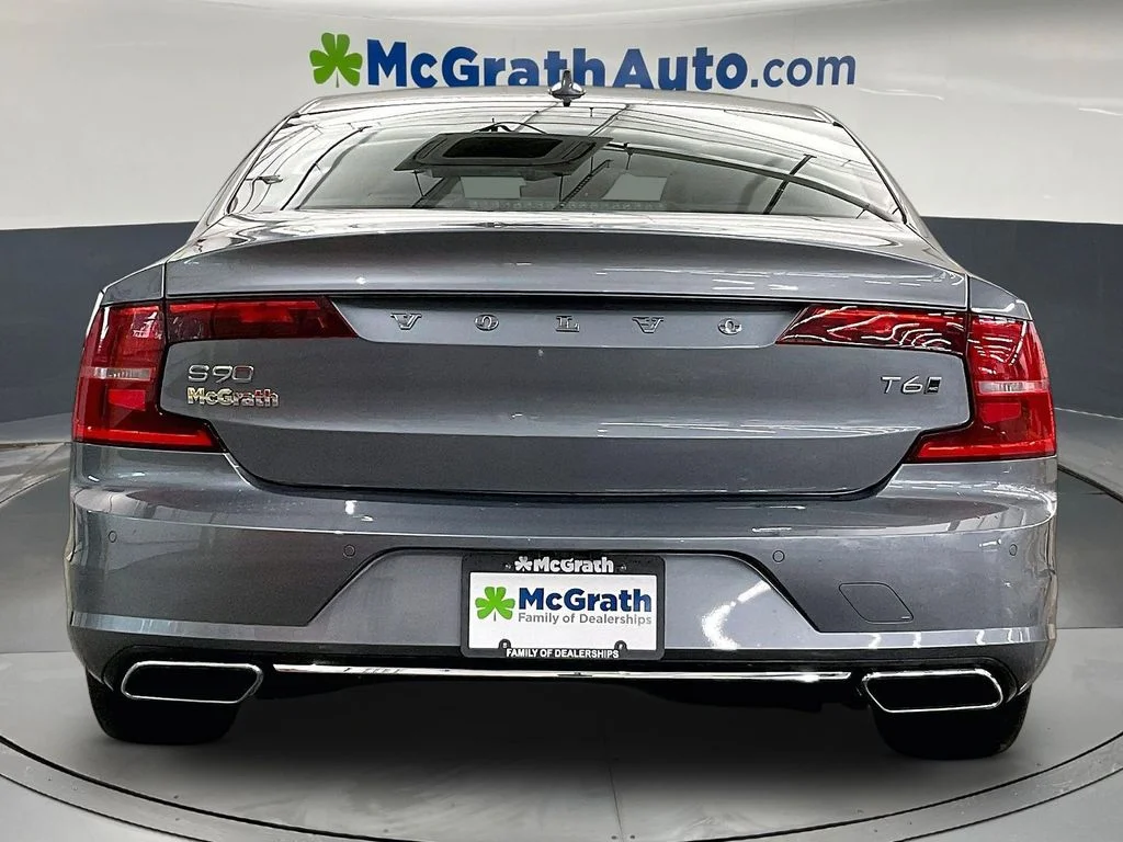 Used 2019 Gray Volvo T6 Momentum image 6
