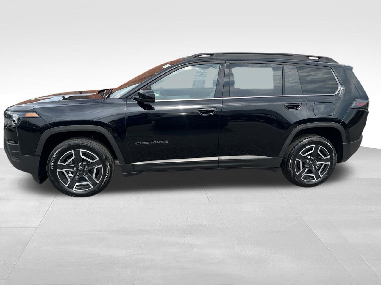 New 2026 Diamond Black Crystal Pearl-Coat Exterior Paint Jeep Limited image 2
