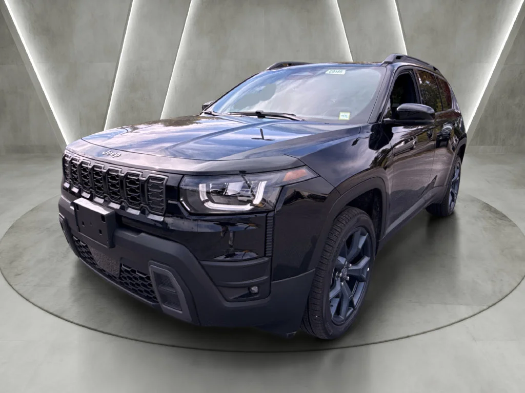 New 2026 Diamond Black Crystal Pearl-Coat Exterior Paint Jeep  image 7