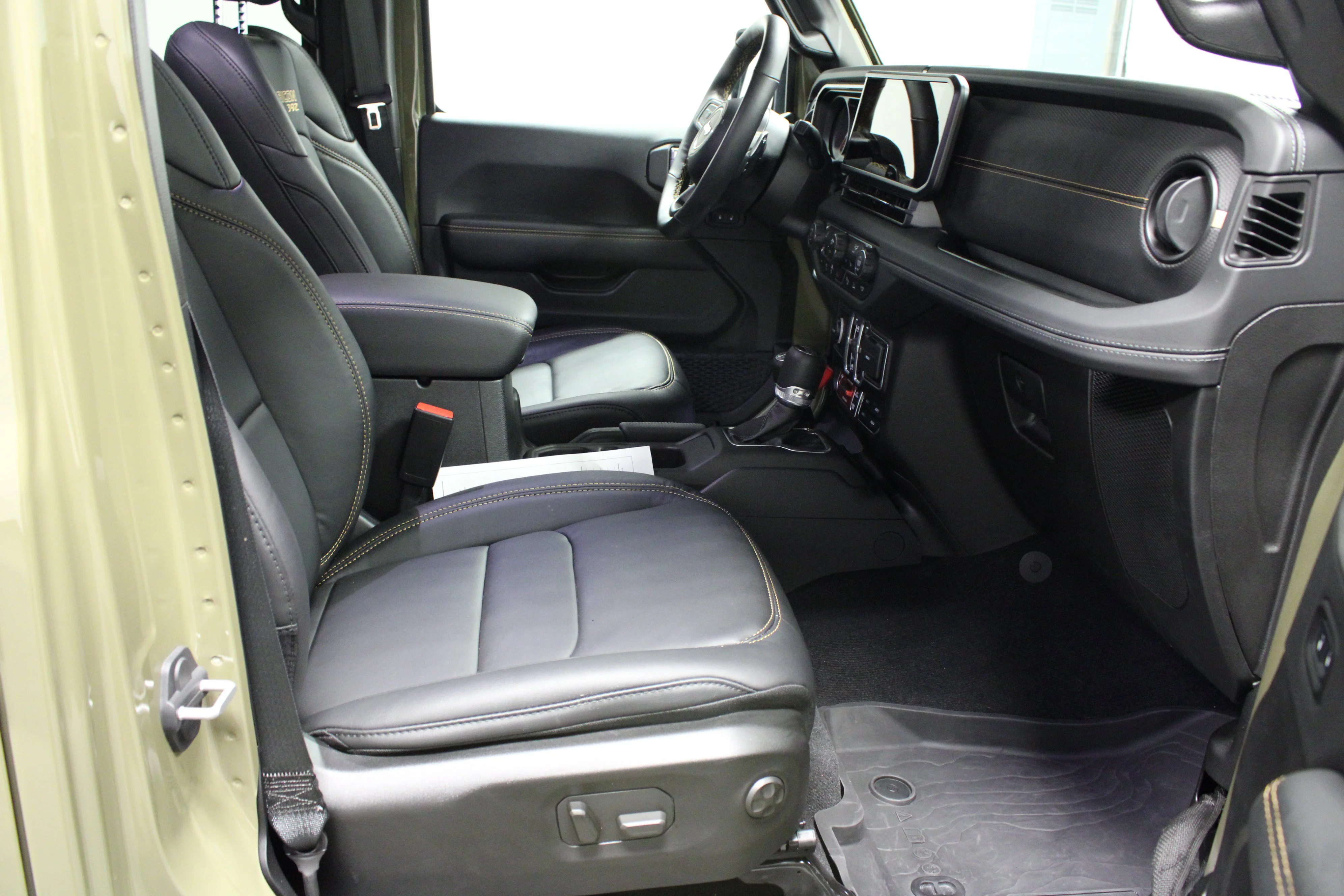 Used 2025 41 Jeep Rubicon 392 image 13