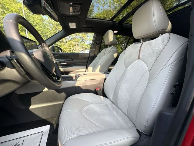 Used 2025 Red Toyota MAX Platinum image 11