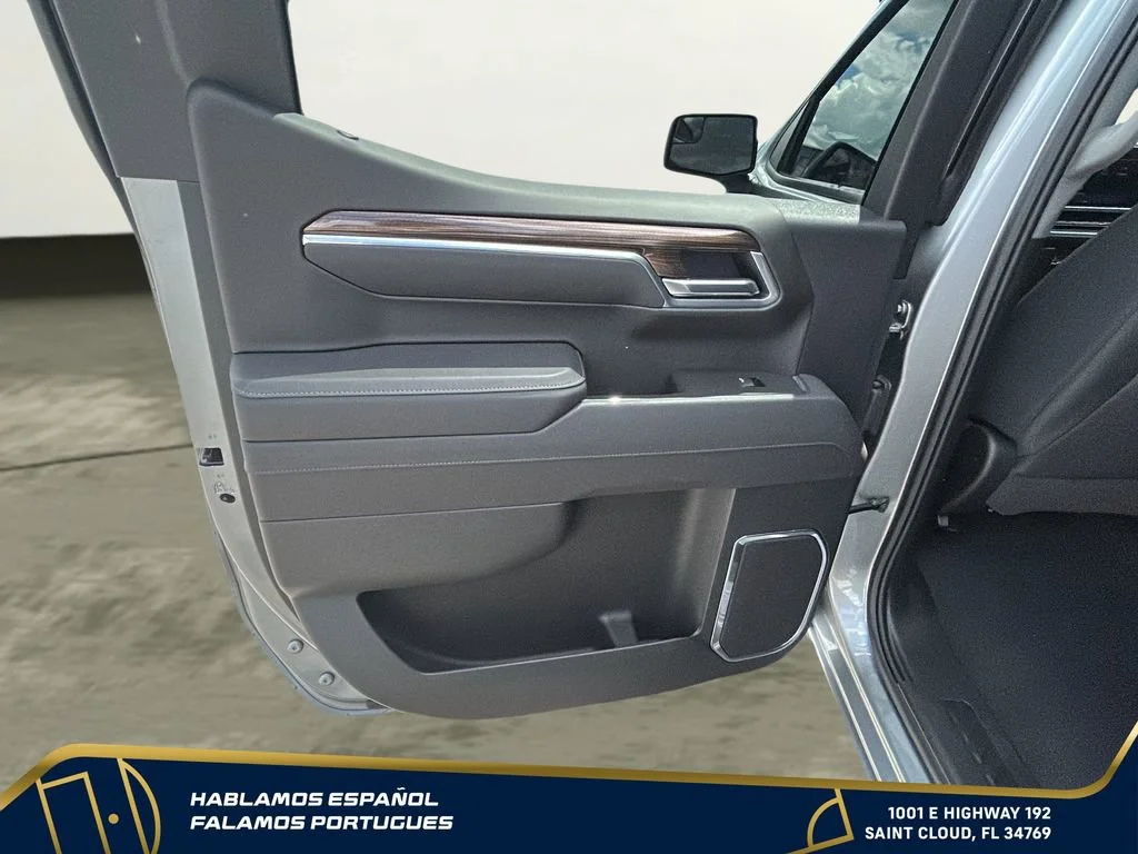 Used 2025 Sterling Gray Metallic Chevrolet RST image 26