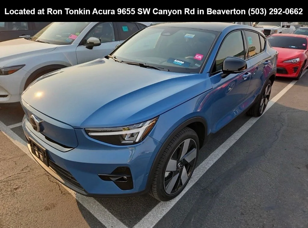 Used 2024 Fjord Blue Metallic Volvo Twin Plus image 3