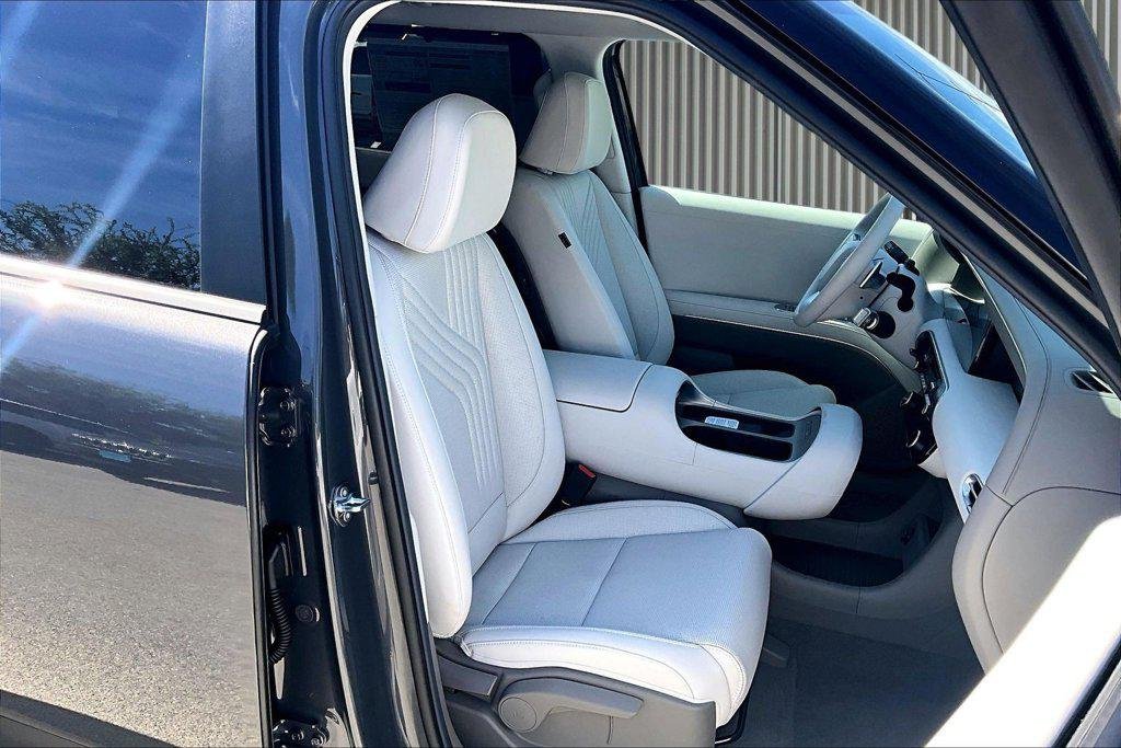 New 2027 Ecotronic Gray Pearl Hyundai SEL image 9