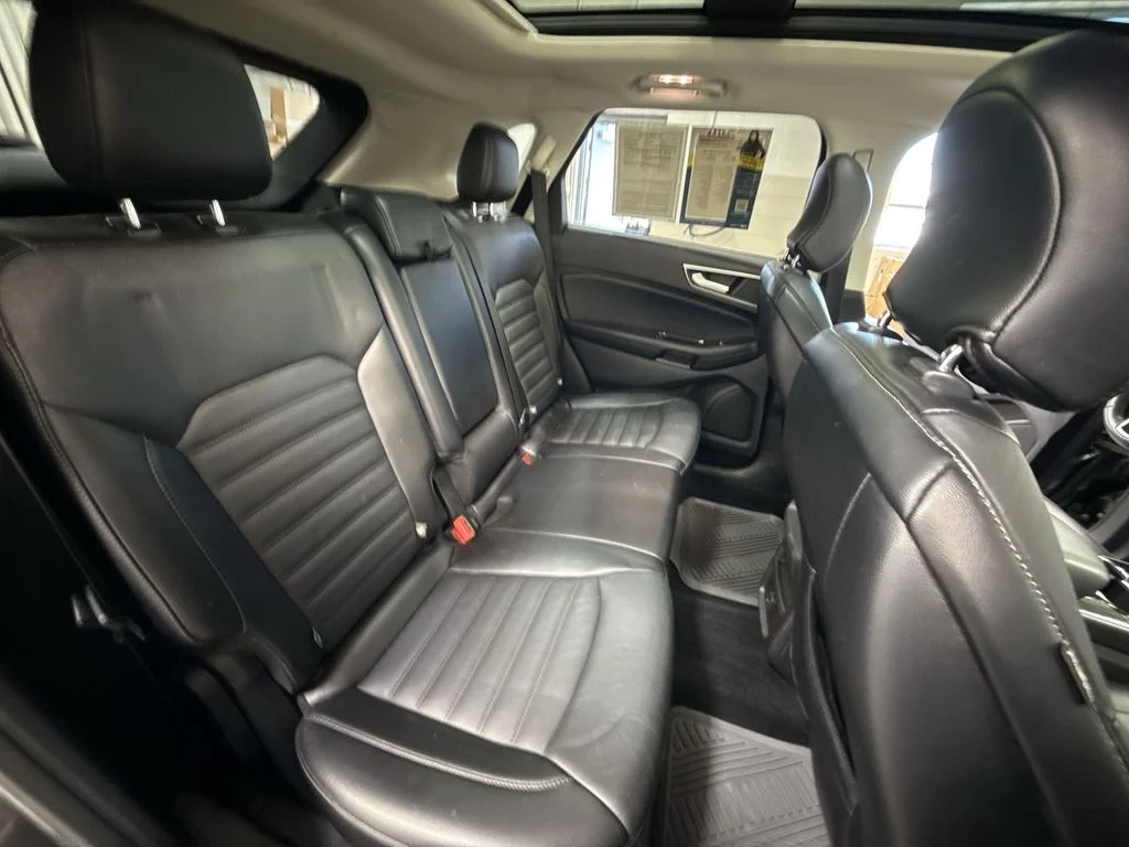 Used 2015 Magnetic Metallic Ford SEL image 35