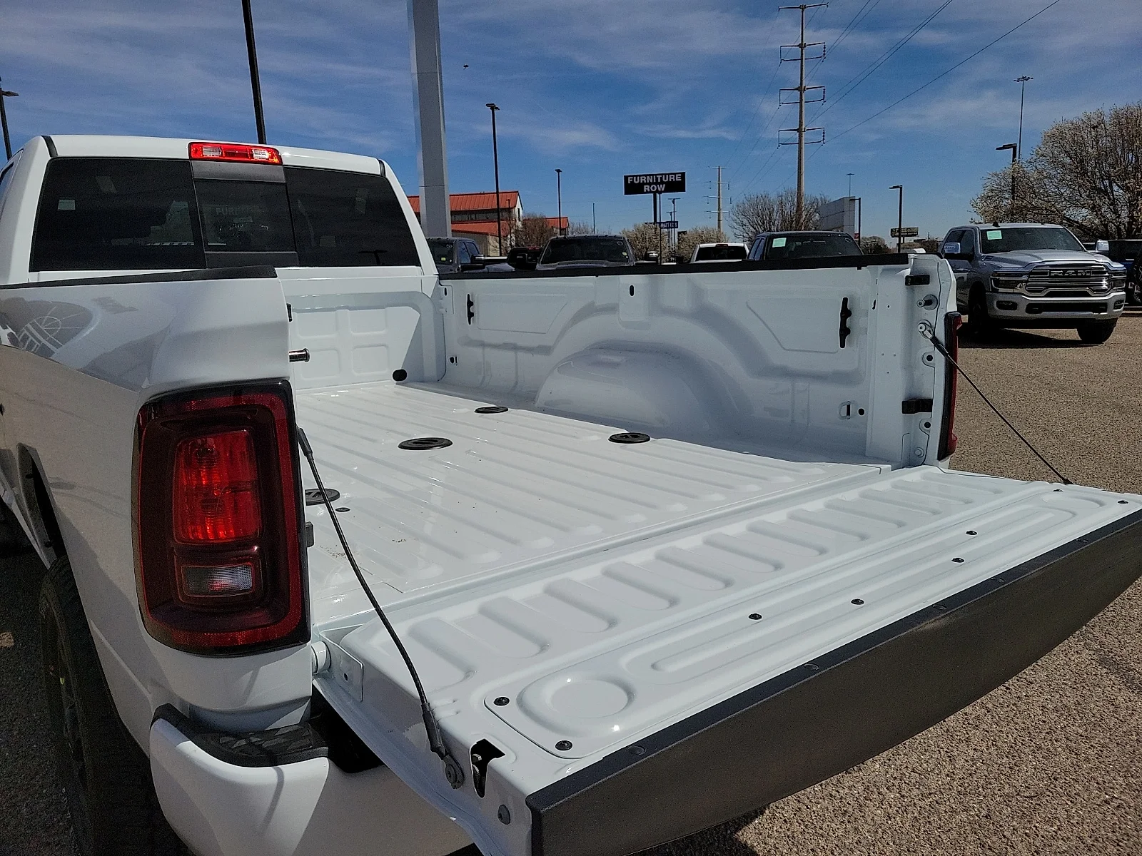 New 2026 PW7 Bright Whit Ram BLACK EXPRESS CREW CAB 4X4 8