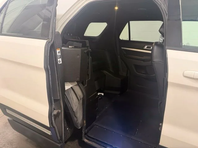 Used 2016 White Ford XLT image 25