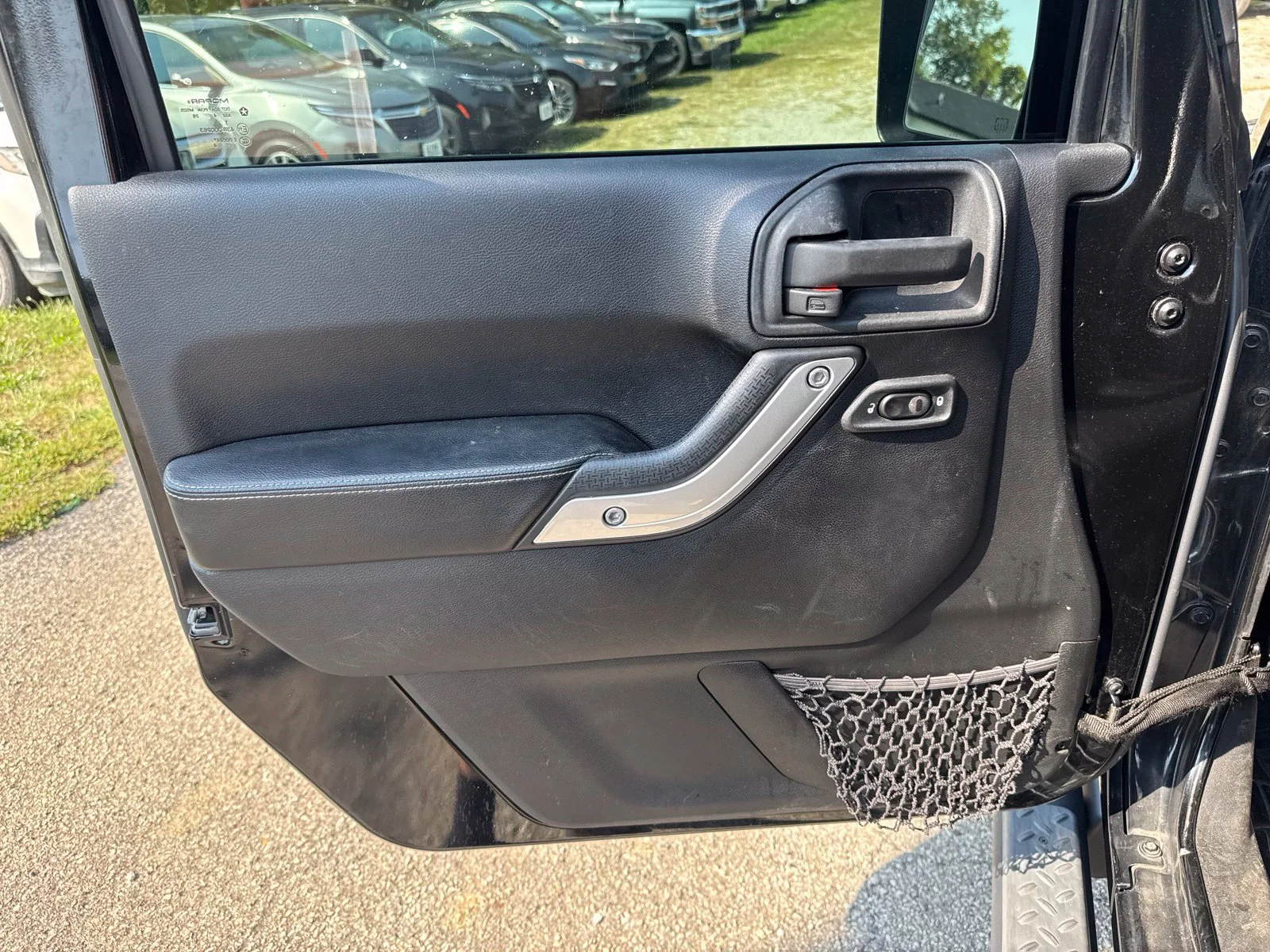 Used 2014 Black Jeep Unlimited Rubicon image 9