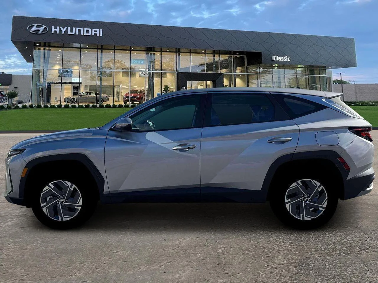New 2026 Shimmering Silver Metallic Hyundai Blue SE image 3