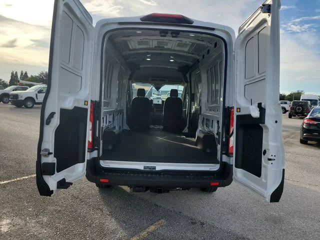 New 2026 Oxford White Ford Base image 10