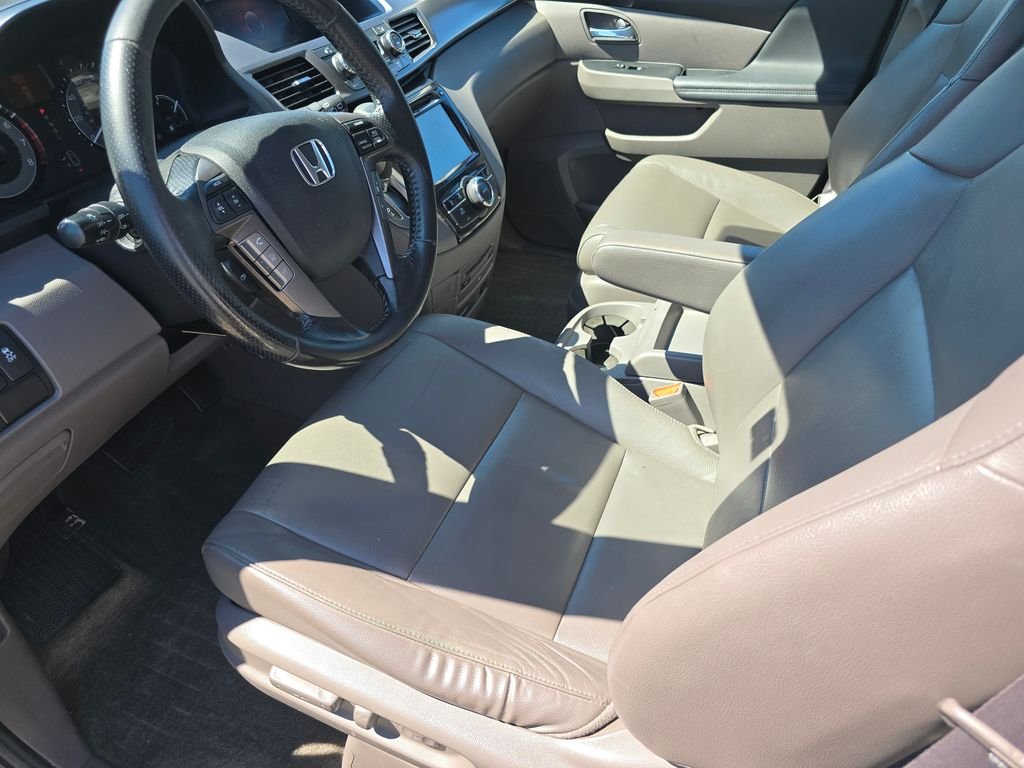 Used 2015  Honda Touring image 17