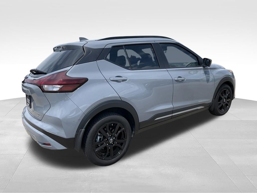 Used 2024 Gray Nissan SR image 4