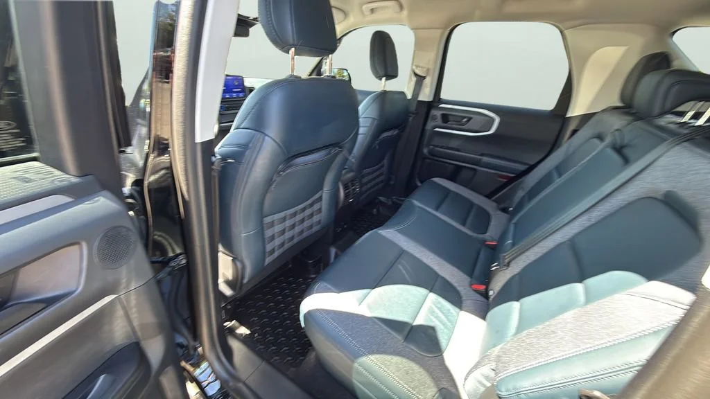 Used 2023 Black Ford Outer Banks image 17