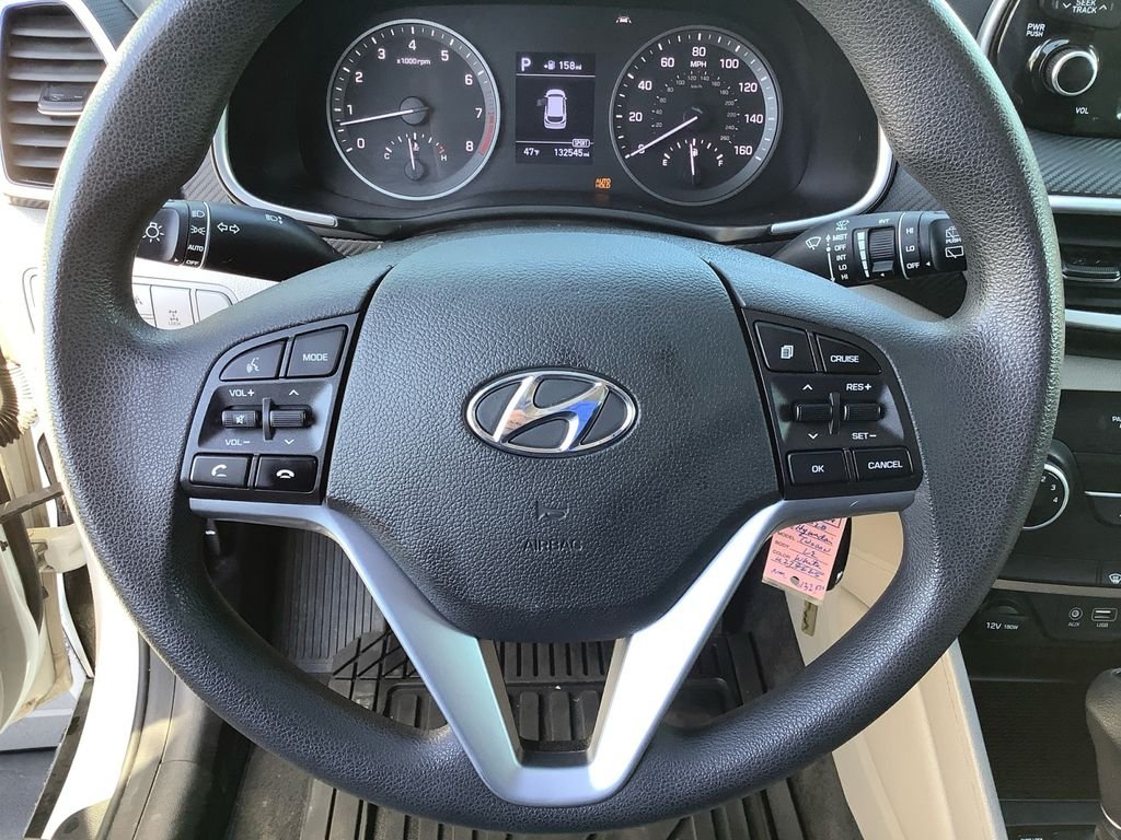 Used 2020 White Hyundai SE image 9