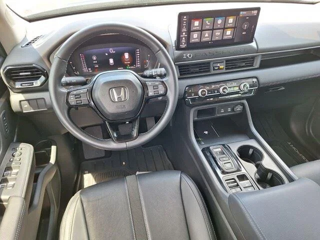 Used 2026 Crystal Black Pearl Honda RTL image 9