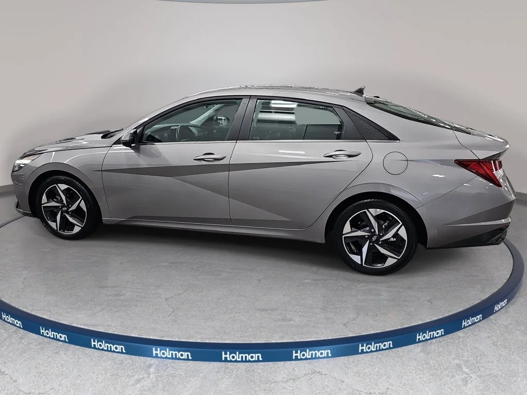 Used 2023 Silver Hyundai Limited image 9