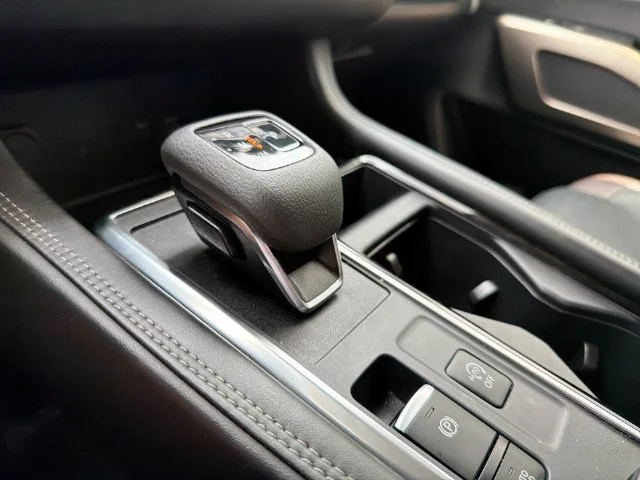 Used 2025 Gray Nissan Platinum image 23
