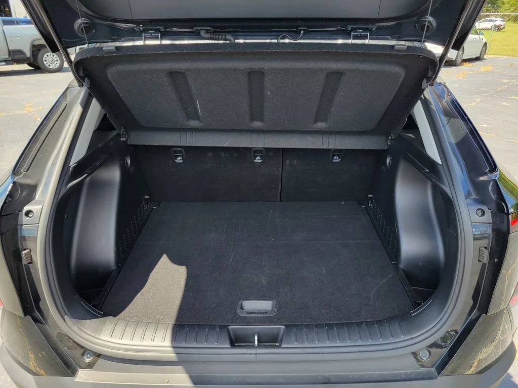 Used 2025 Black Hyundai SEL image 12