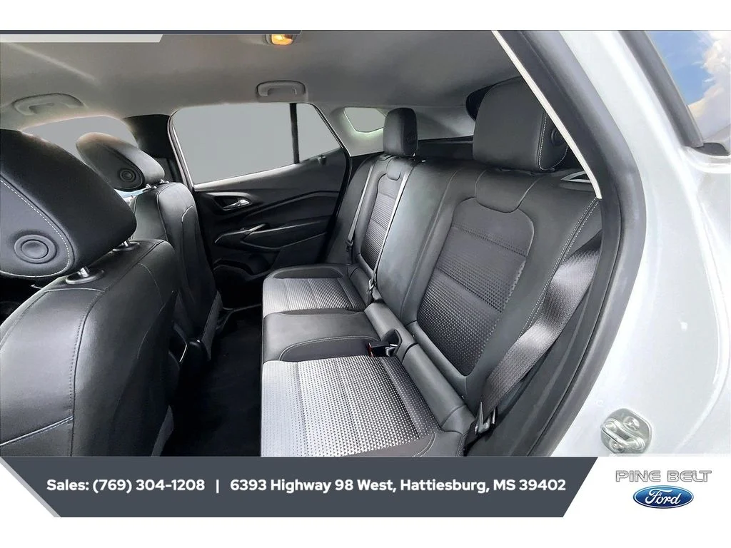 Used 2025 Summit White Chevrolet LT image 19