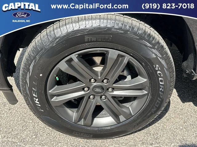 Used 2023 Black Ford XLT image 13