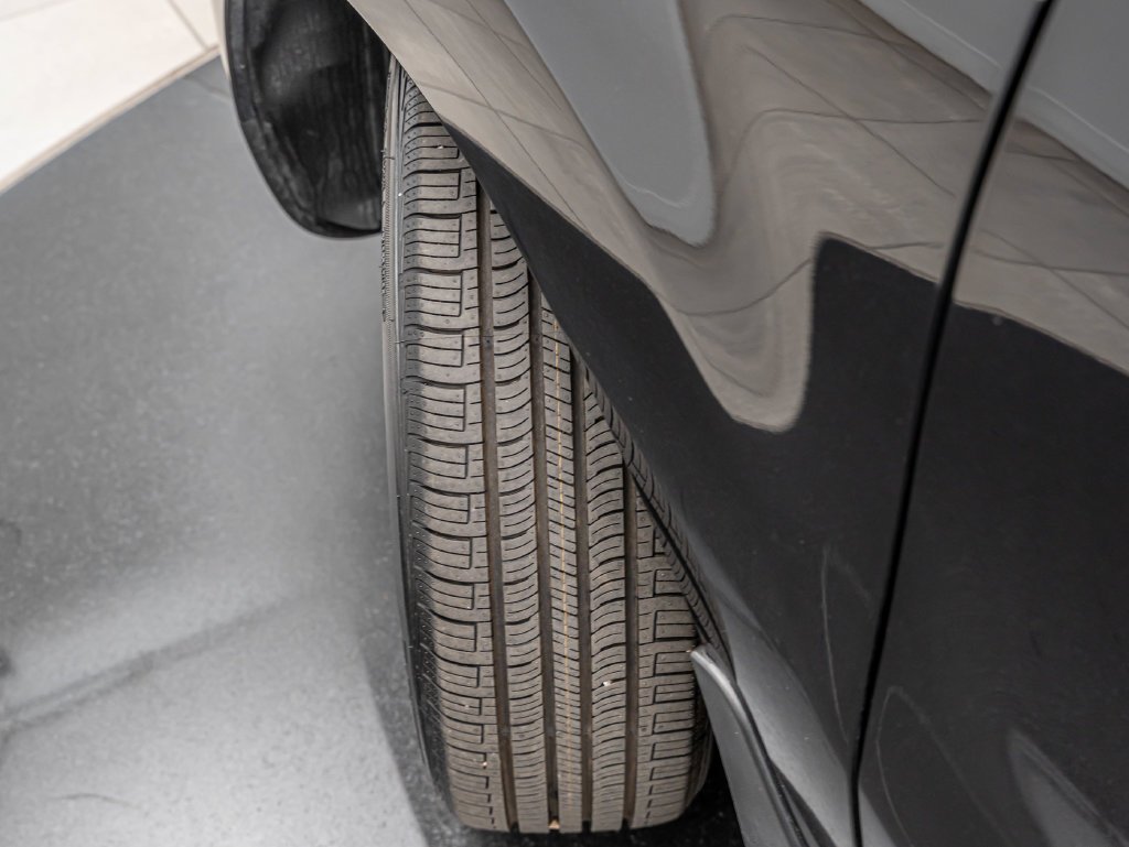 Used 2017 Shadow Black Kia  image 39
