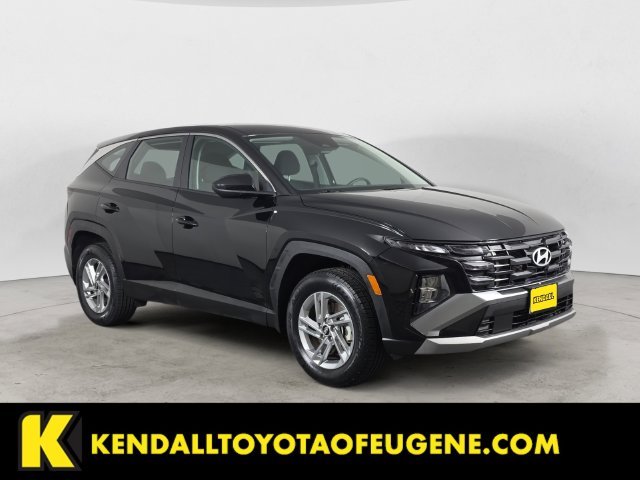 Used 2025 Black Hyundai SE image 3