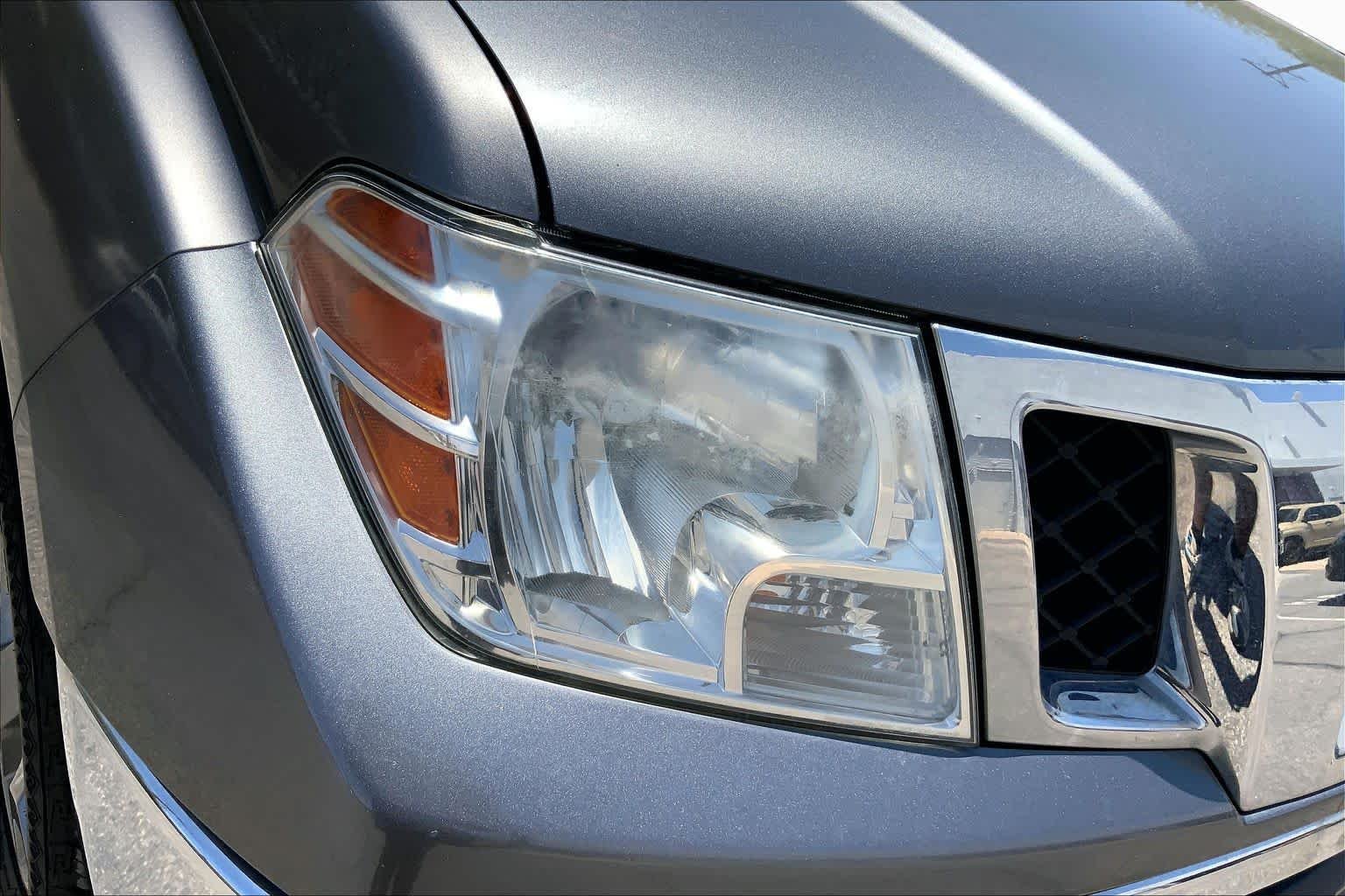 Used 2019 Gun Metallic Nissan SL image 25