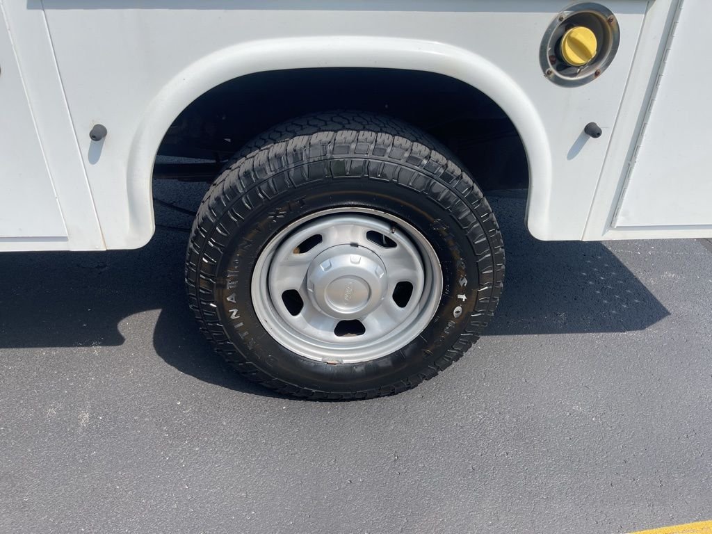 2019 Ford F-350 Super Duty Chassis Cab XL - Photo 16