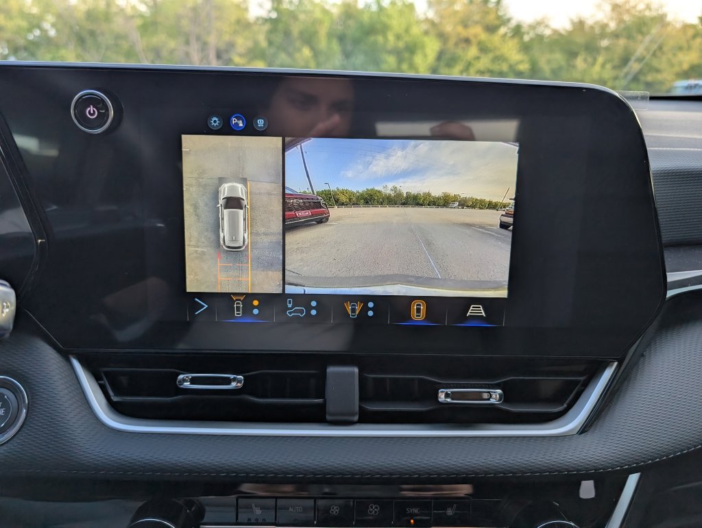 2027 Chevrolet Equinox LT - Photo 21