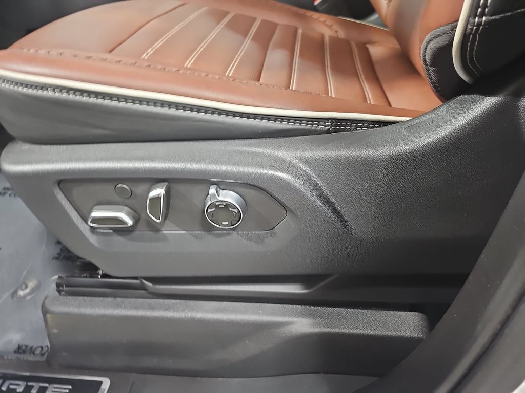 Used 2023 White Frost Tricoat GMC Denali Ultimate image 34