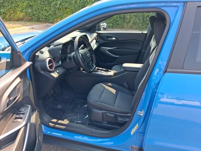 Certified Used 2024 Fountain Blue Chevrolet 1RS image 14