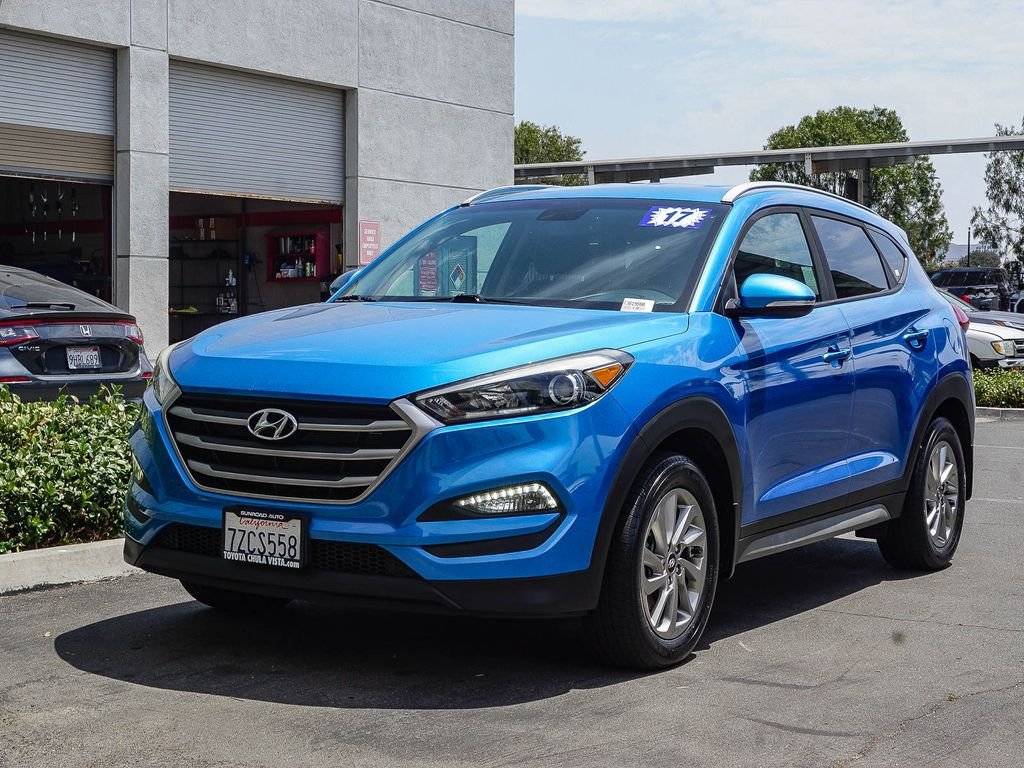 Used 2017 Blue Hyundai SE Plus image 3