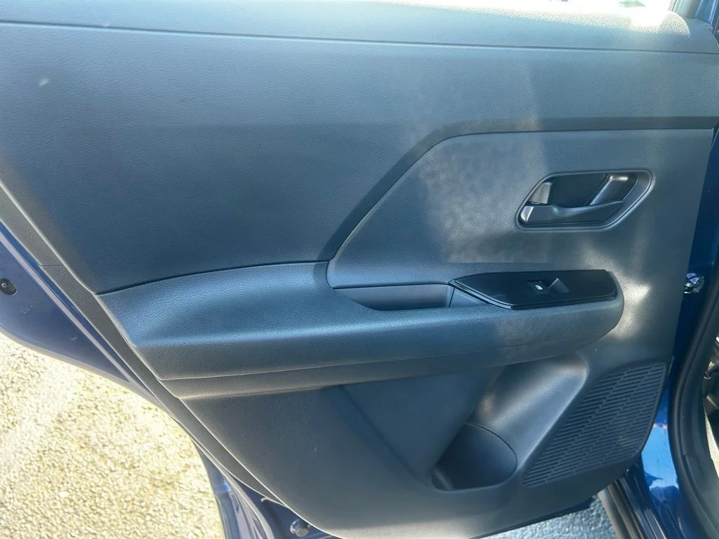 2025 Nissan Kicks S AWD - Photo 8