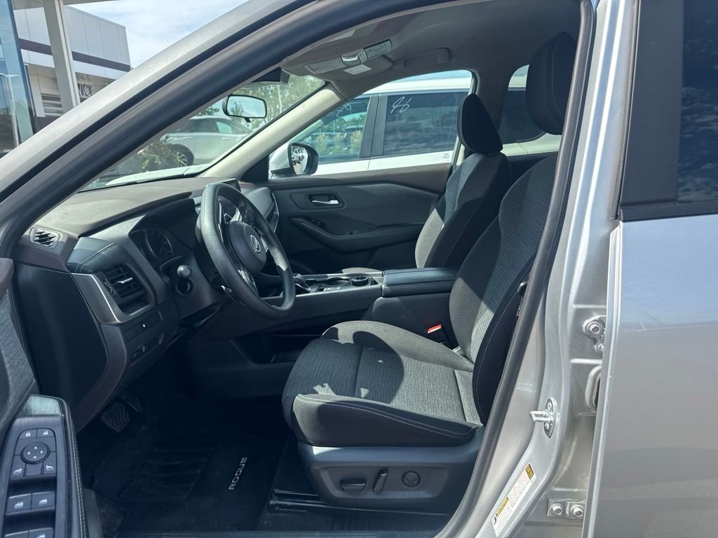 Used 2023 Silver Nissan SV image 7