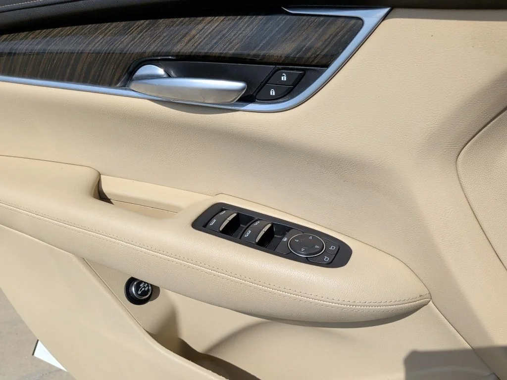 Used 2019 White Cadillac Base image 11