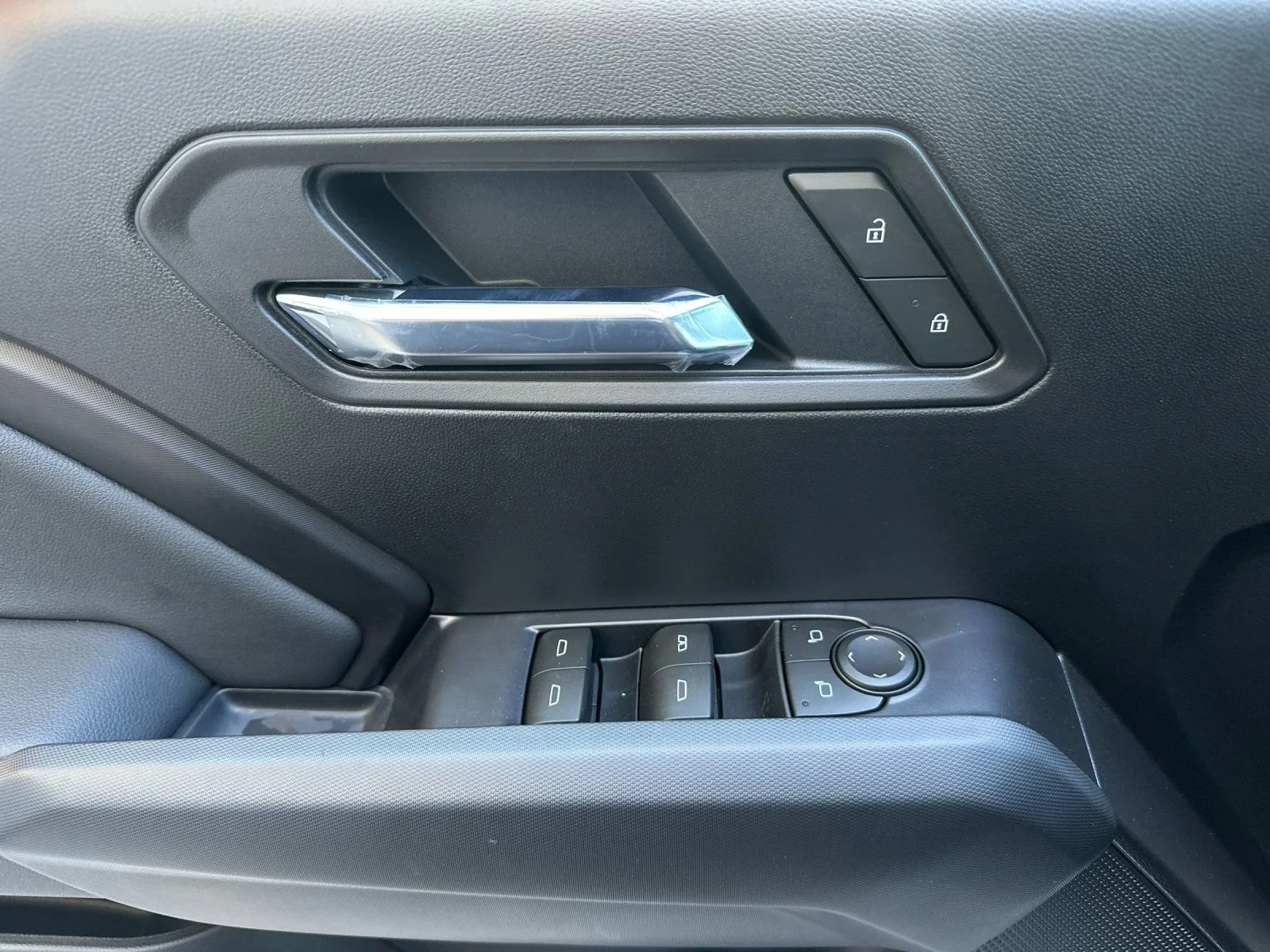 2026 Chevrolet Colorado LT - Photo 11