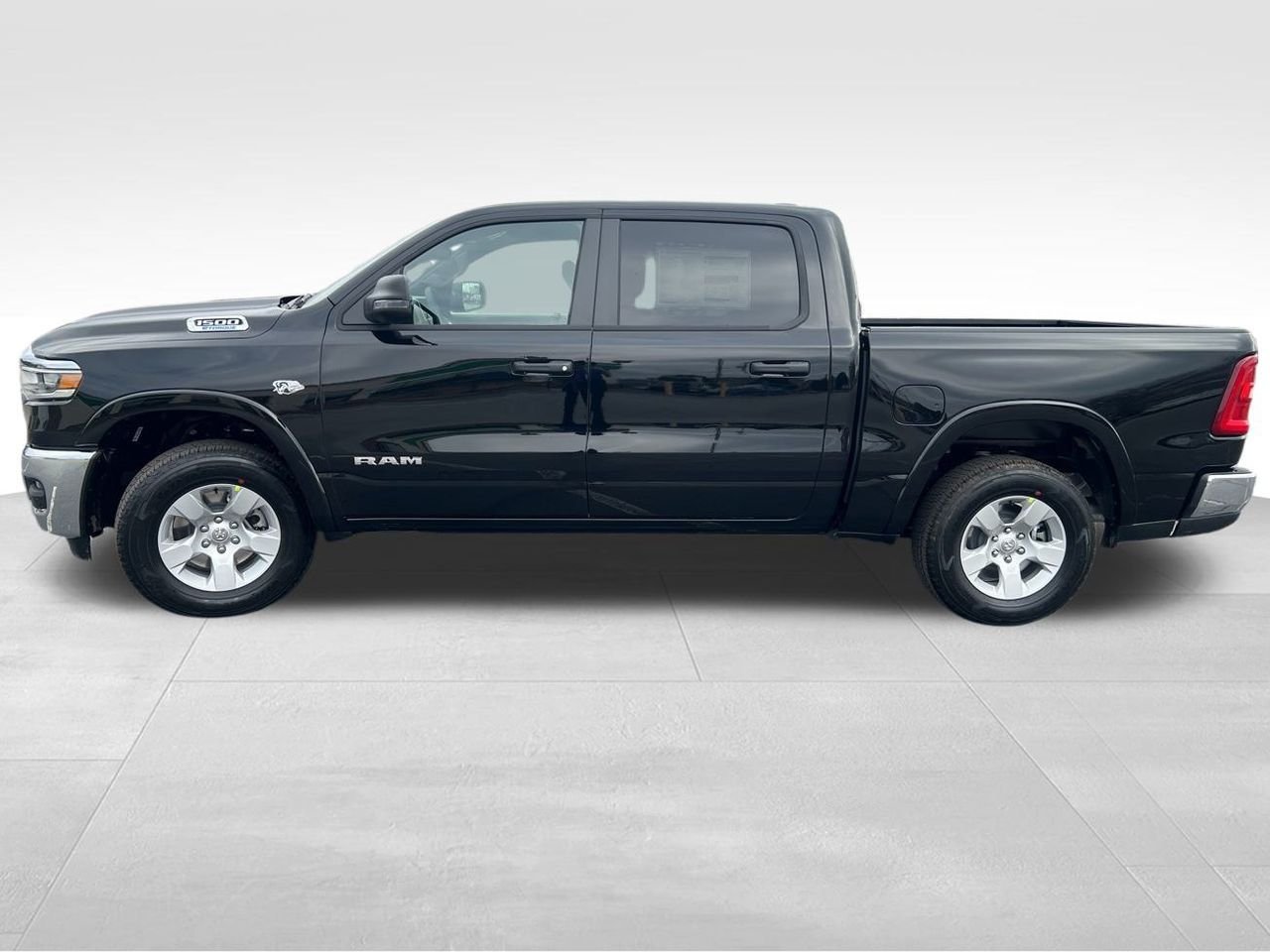 New 2026 Diamond Black Crystal Pearl-Coat Exterior Paint RAM Big Horn/Lone Star image 2