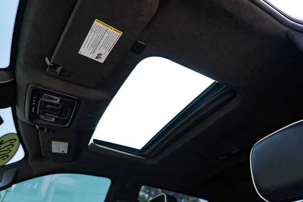 Used 2022 White GMC AT4X image 23