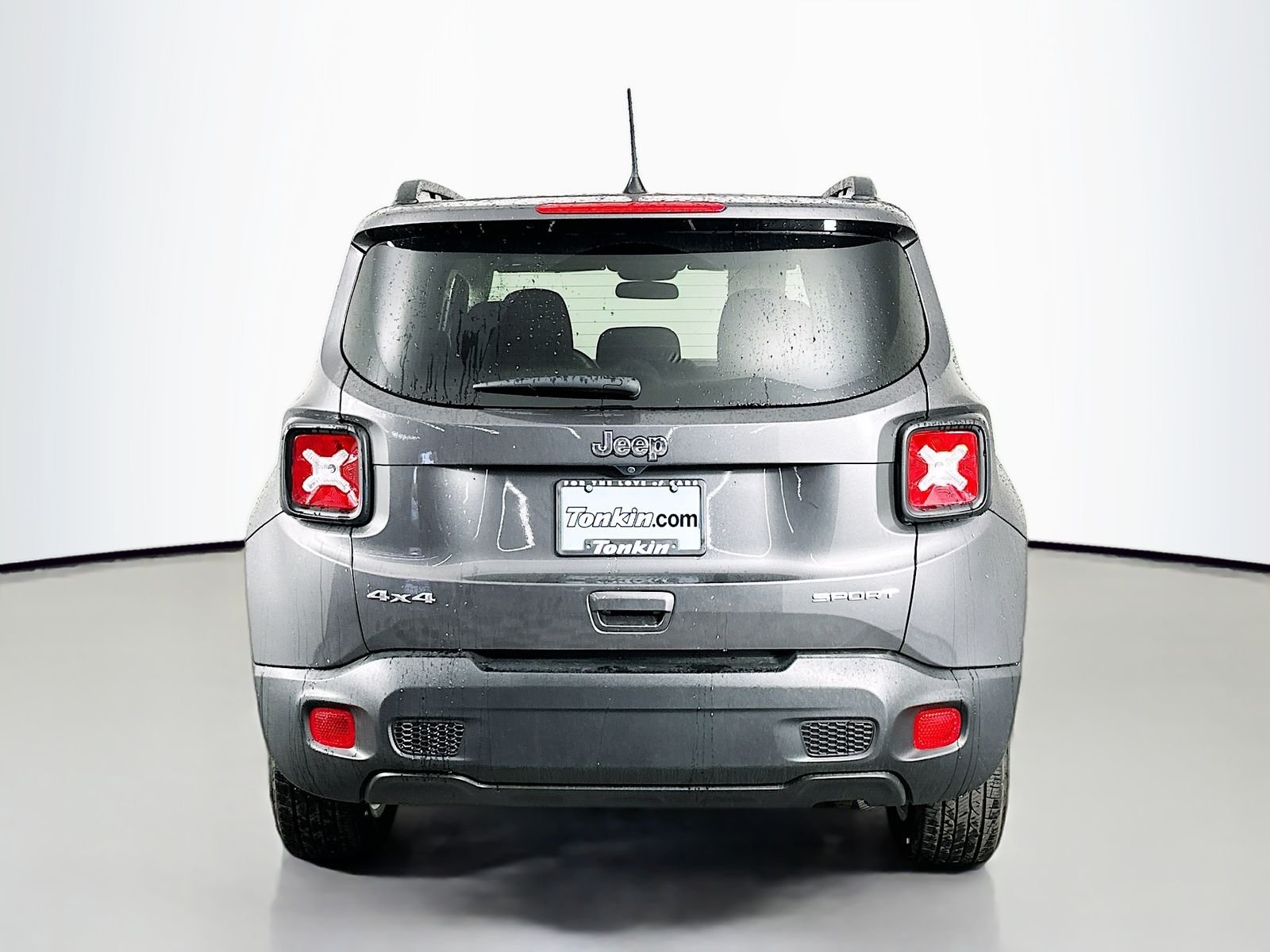 Used 2020 Granite Crystal Metallic Clearcoat Jeep Sport image 7