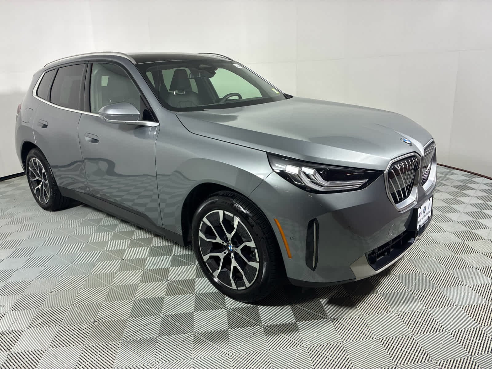 Used 2026 Skyscraper Grey Metallic BMW 30 xDrive image 5