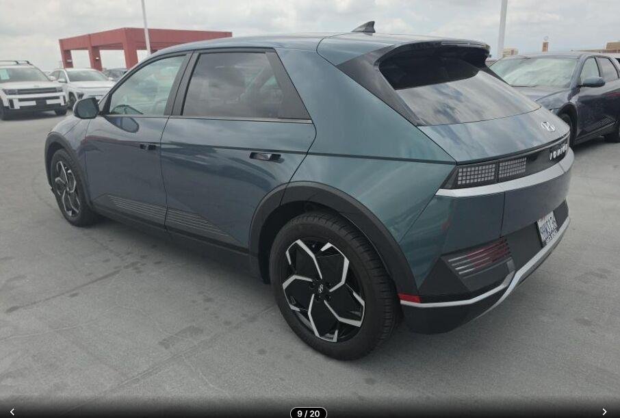 Certified Used 2023 Digital Teal Hyundai SEL image 3