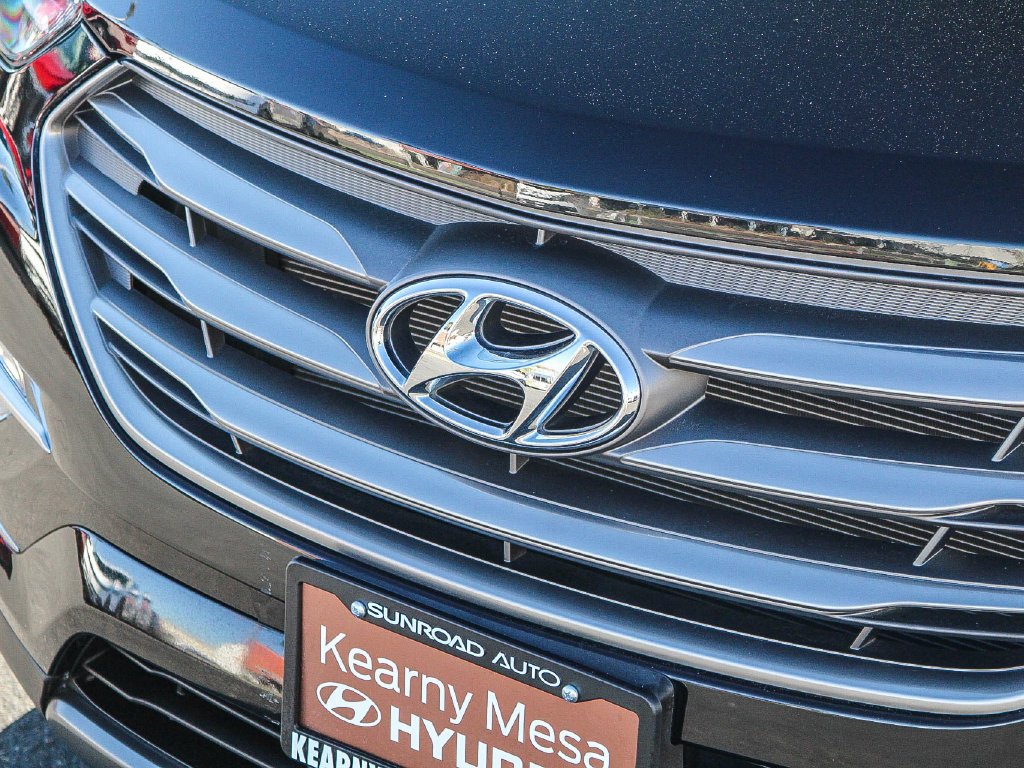 Used 2017 Black Hyundai 2.4 Base image 5