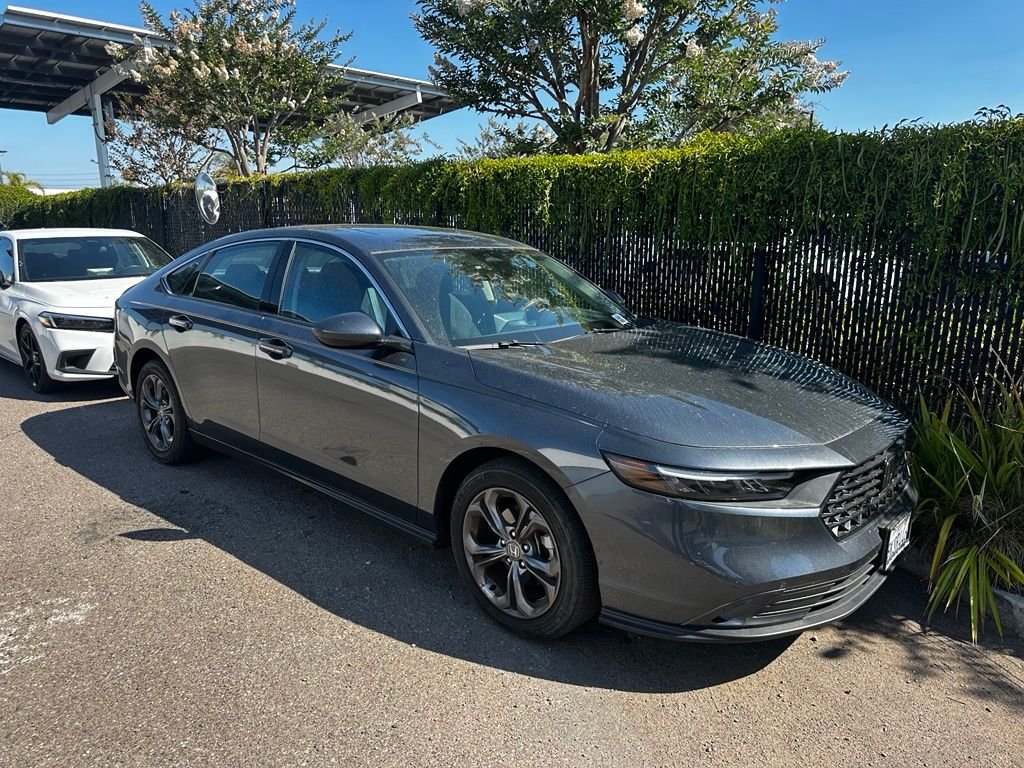 Used 2024  Honda EX image 9