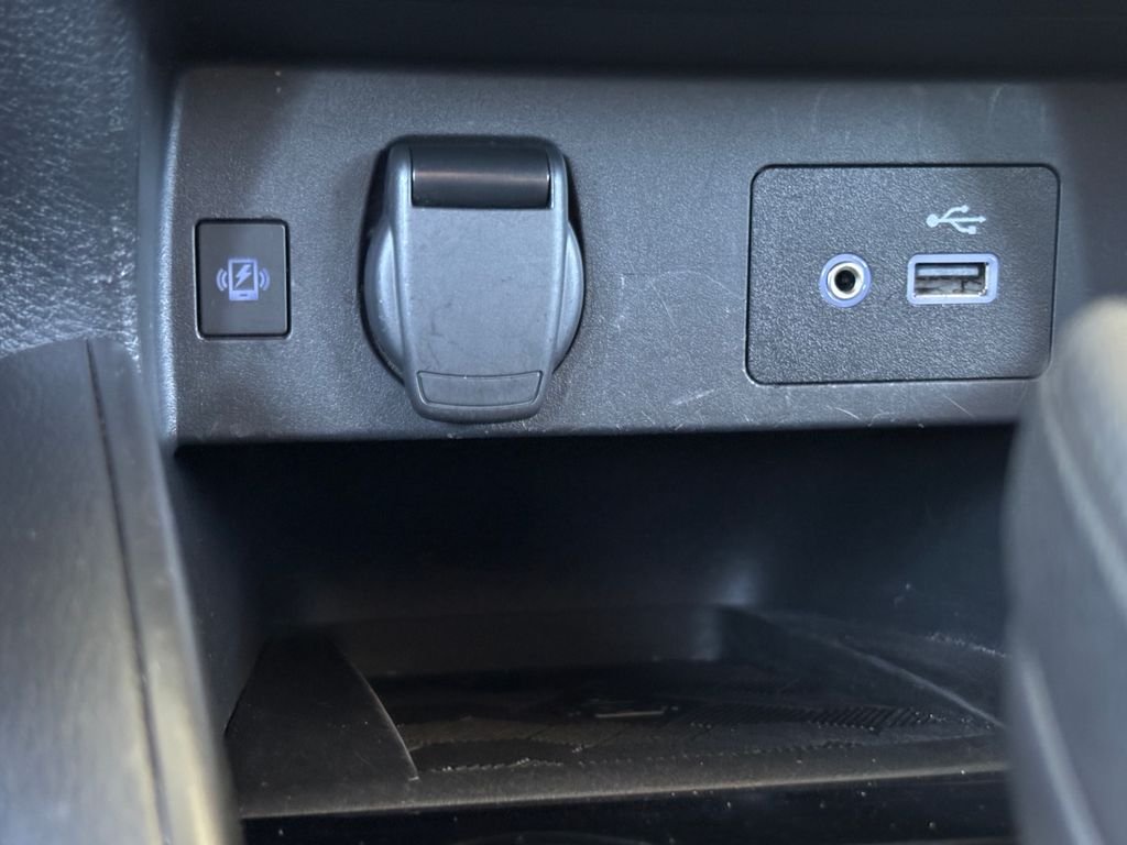2025 Nissan Versa Sedan SV - Photo 16