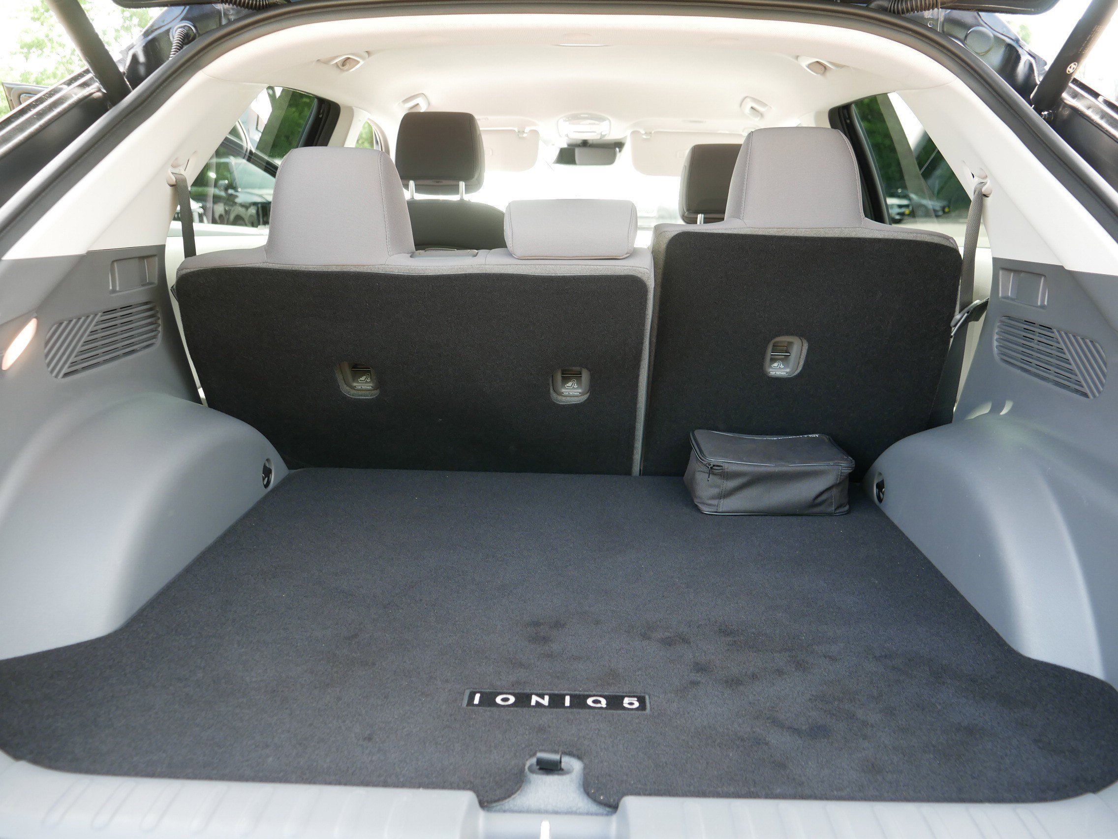 Used 2024 Abyss Black Hyundai SEL image 18